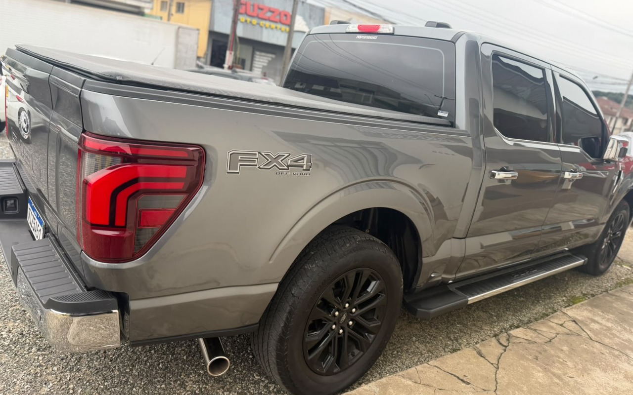 imagem-https://www.socarrao.com.br/sc-vehicle-images-prod/3949746/1789759433515-YmI3NmU1OTktZjI5Mi00MjhiLWJlMjktMDMzMzFjMTBlYTM4LmpmaWY.jfif
