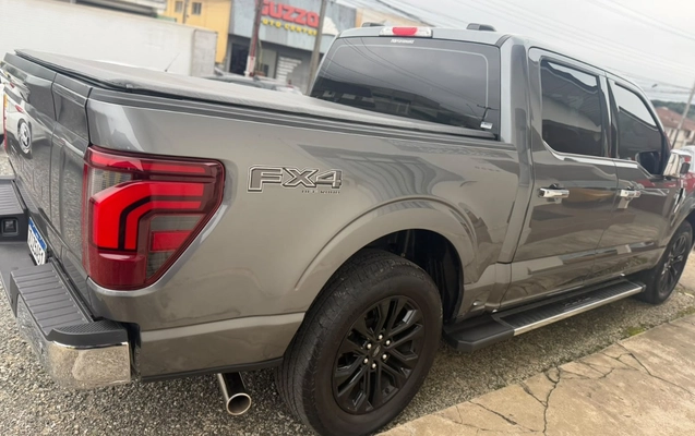 imagem-https://www.socarrao.com.br/sc-vehicle-images-prod/3949746/1789759433515-YmI3NmU1OTktZjI5Mi00MjhiLWJlMjktMDMzMzFjMTBlYTM4LmpmaWY.jfif