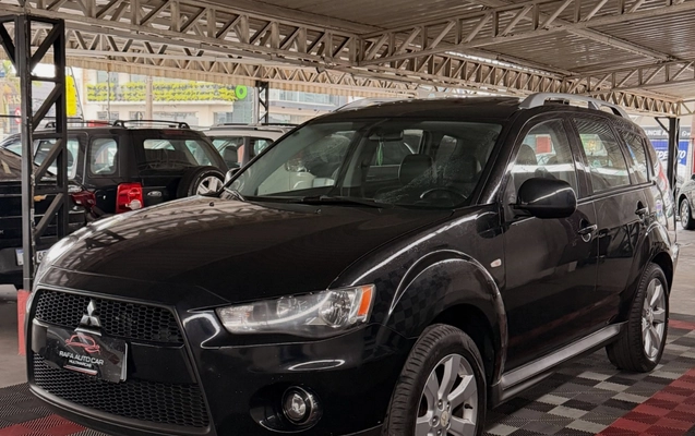 imagem-https://www.socarrao.com.br/sc-vehicle-images-prod/3949846/1789759870464-U2F2ZUNsaXAuQXBwXzgwMzcyNzc3NV8xNzk0ODg5OTY1MDI3MDgyMF84MzI2ODg0NDM0ODQxMzI1MjE3X24uanBn.jpg