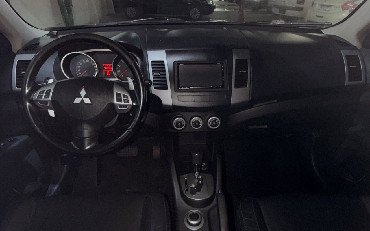 imagem-https://www.socarrao.com.br/sc-vehicle-images-prod/3949846/1789759871146-U2F2ZUNsaXAuQXBwXzgwMzcyNzc3NF8xNzk0ODg5OTcxOTI3MDgyMF82OTk3MTE3Mjg1NDYwMzk1MTY1X24uanBn.jpg