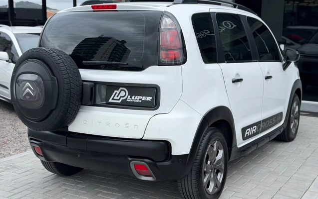 imagem-https://www.socarrao.com.br/sc-vehicle-images-prod/3950123/1789760495890-003_4c14a8fb7ff5b67bd27a97aed1c1de7d.jpg
