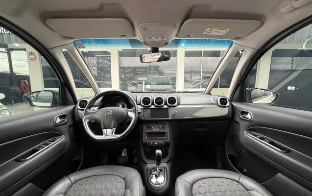 imagem-https://www.socarrao.com.br/sc-vehicle-images-prod/3950123/1789760495893-003_622ad03c1a02a4d0f916610de7844d7c.jpg