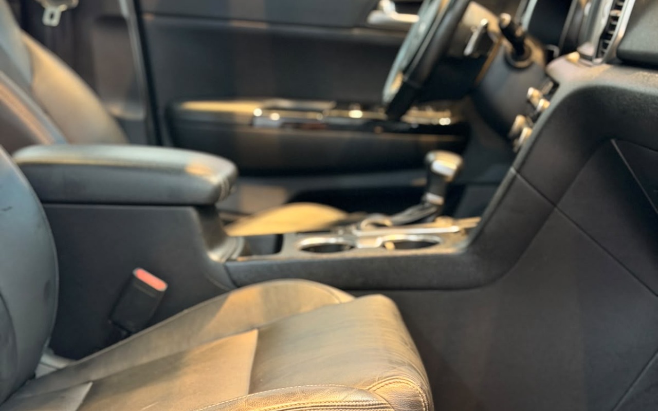 imagem-https://www.socarrao.com.br/sc-vehicle-images-prod/3950284/1789764041376-V2hhdHNBcHAgSW1hZ2UgMjAyNi0wOS0xOCBhdCAxMS4zNy40NSAoMikuanBlZw.jpeg