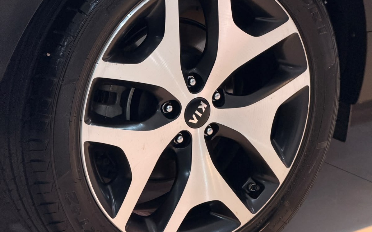 imagem-https://www.socarrao.com.br/sc-vehicle-images-prod/3950284/1789764042557-V2hhdHNBcHAgSW1hZ2UgMjAyNi0wOS0xOCBhdCAxMS4zNy40NCAoMikuanBlZw.jpeg