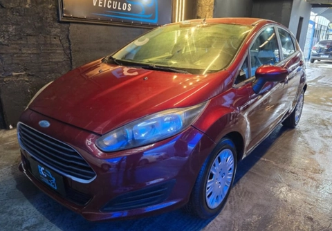 Ford Fiesta 1.5 16V Flex Mec. 5p 2015 Vermelho — foto 1 de 3