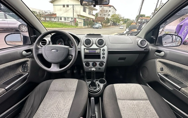 imagem-https://www.socarrao.com.br/sc-vehicle-images-prod/3950489/1789761481420-9e9ad370e9fa4fbd822748411190e746_1789761332938.jpg
