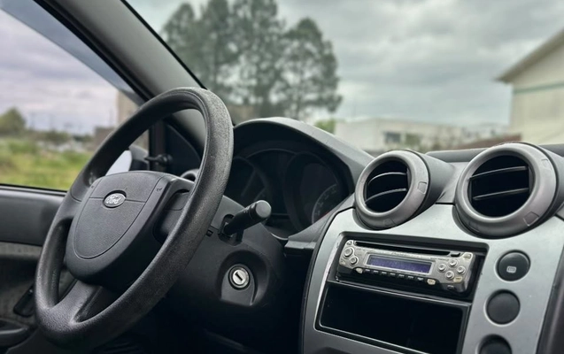imagem-https://www.socarrao.com.br/sc-vehicle-images-prod/3950489/1789761481421-3128b14874b44260ae74abe73f7da7af_1789761332941.jpg