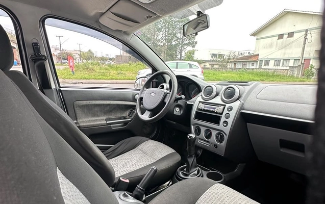imagem-https://www.socarrao.com.br/sc-vehicle-images-prod/3950489/1789761481424-59bd473f3e8a424b862bd20f08103080_1789761332950.jpg
