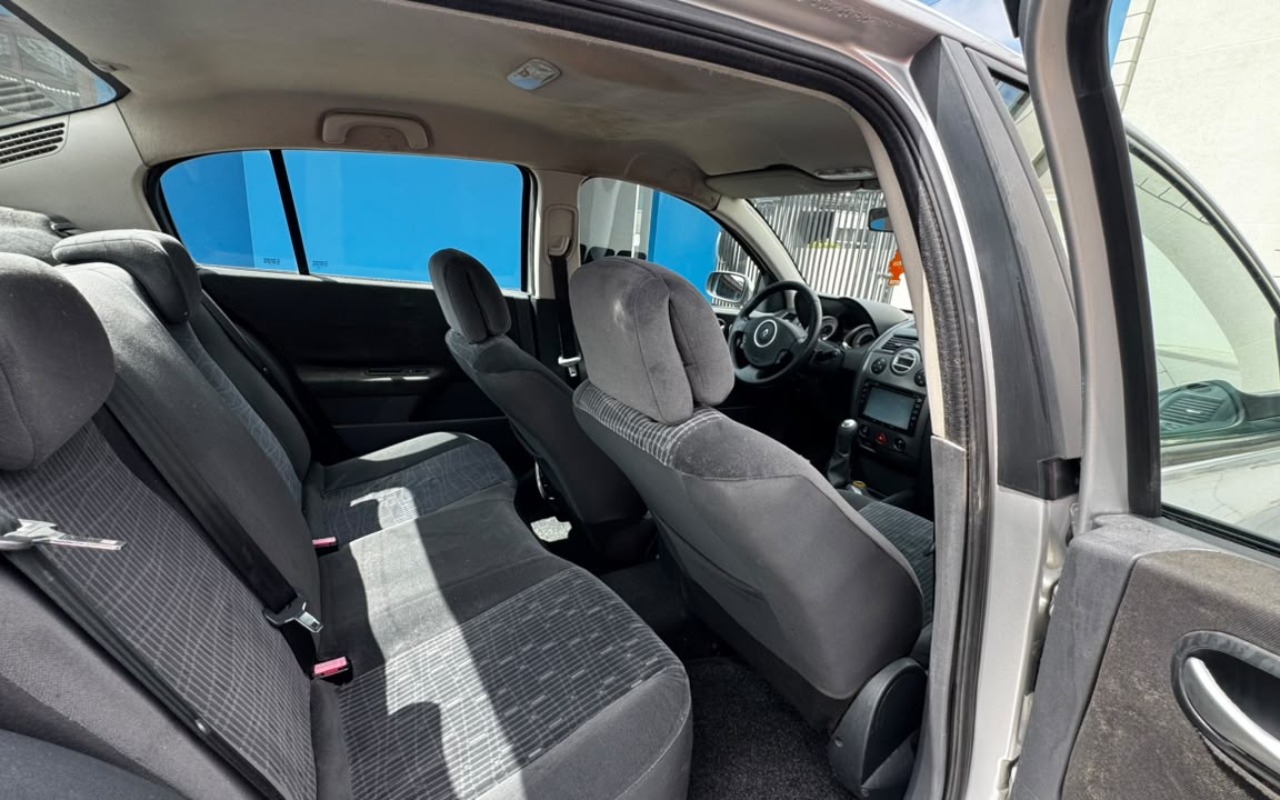 imagem-https://www.socarrao.com.br/sc-vehicle-images-prod/3950496/1789761422069-V2hhdHNBcHAgSW1hZ2UgMjAyNi0wOS0xNCBhdCAxMC41MC4zMSAoMykuanBlZw.jpeg