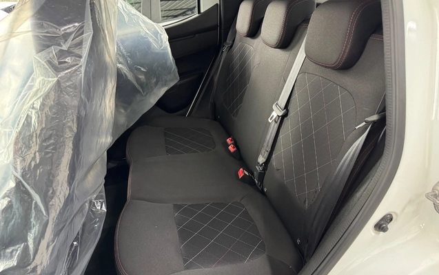 imagem-https://www.socarrao.com.br/sc-vehicle-images-prod/3950542/1789761717699-ZDI2YzczMmYtNWU1ZS00NzExLTg0YjAtMDEwMjZlY2FiMWI5LmpwZWc.jpeg