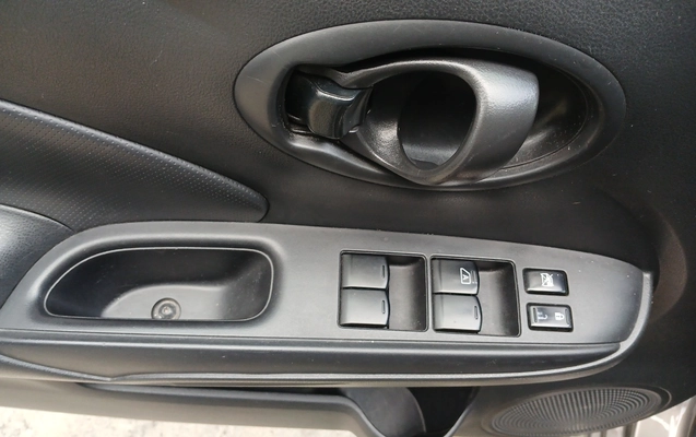 imagem-https://www.socarrao.com.br/sc-vehicle-images-prod/3950559/1789761735917-MTc4OTc2MTM5OTU5MTM4MDI1MDEyMjYxMjE5NTc1NjcuanBn.jpg