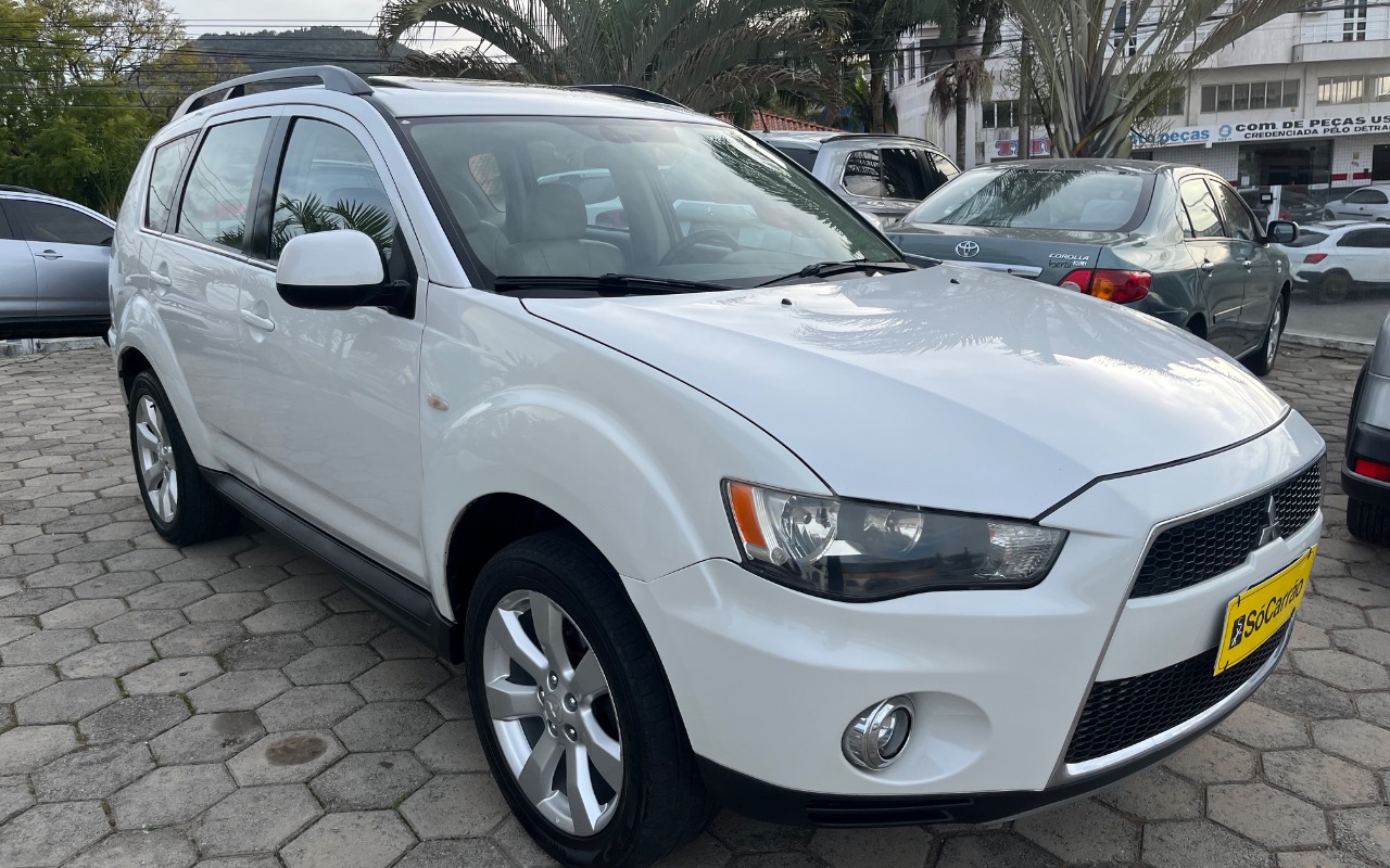 imagem-https://www.socarrao.com.br/sc-vehicle-images-prod/3950763/1789762245846-SU1HXzMwMTMuanBlZw.jpeg