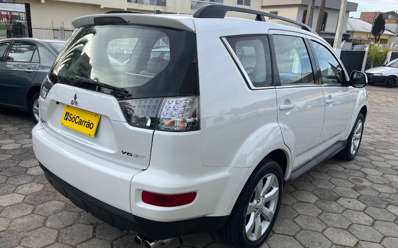 imagem-https://www.socarrao.com.br/sc-vehicle-images-prod/3950763/1789762245900-SU1HXzMwMTQuanBlZw.jpeg