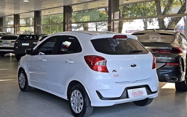 imagem-https://www.socarrao.com.br/sc-vehicle-images-prod/3950766/1789762245124-9rDZSZwKlGl0XSvgRn73pSlPK9IpzdTR.jpg