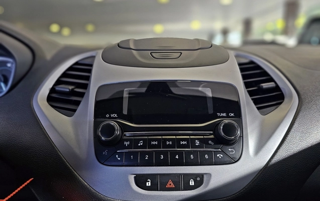 imagem-https://www.socarrao.com.br/sc-vehicle-images-prod/3950766/1789762245138-6eprxm8DuSzVCF7jjrnBTfLTgBe1dP6r.jpg