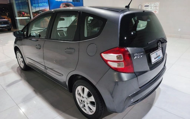 imagem-https://www.socarrao.com.br/sc-vehicle-images-prod/3950772/1789762268939-1233126.jpeg