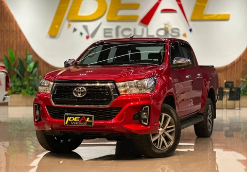 Toyota Hilux 2019 Vermelho — foto 1 de 3