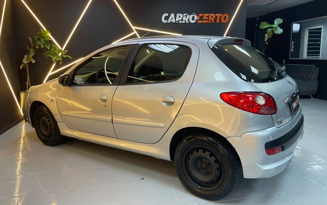 imagem-https://www.socarrao.com.br/sc-vehicle-images-prod/3951106/1789763092406-fQr4g8vLSsNyfzYhxp9S1JxST1ZSGoK5.jpg