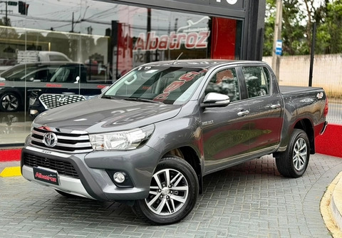 Toyota Hilux 2017 Cinza — foto 1 de 3