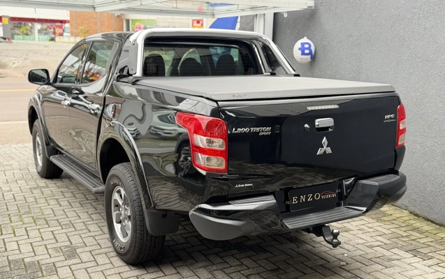 imagem-https://www.socarrao.com.br/sc-vehicle-images-prod/3951346/1789763792684-vehicle_image_1789763735_3beaf562a03f06b9bb4a315393eb6ad5.jpeg
