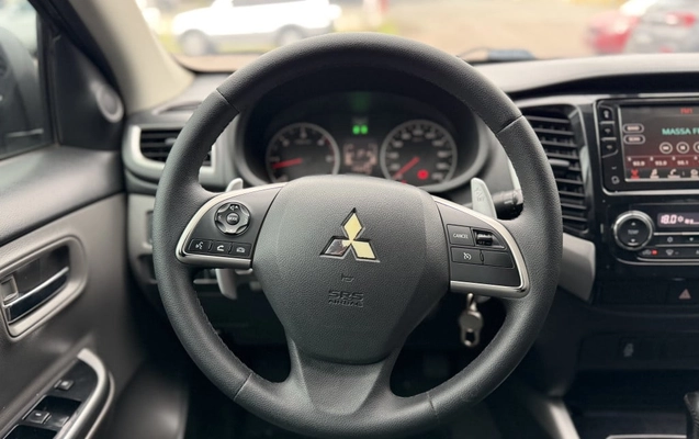 imagem-https://www.socarrao.com.br/sc-vehicle-images-prod/3951346/1789763792691-vehicle_image_1789763756_096139192c65f333ab76faf21a0abc79.jpeg