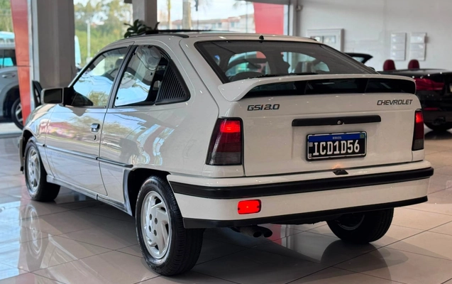 imagem-https://www.socarrao.com.br/sc-vehicle-images-prod/3951578/1789764144702-afbf1515d7504404be31abc9030a04eb_1789764049277.jpg