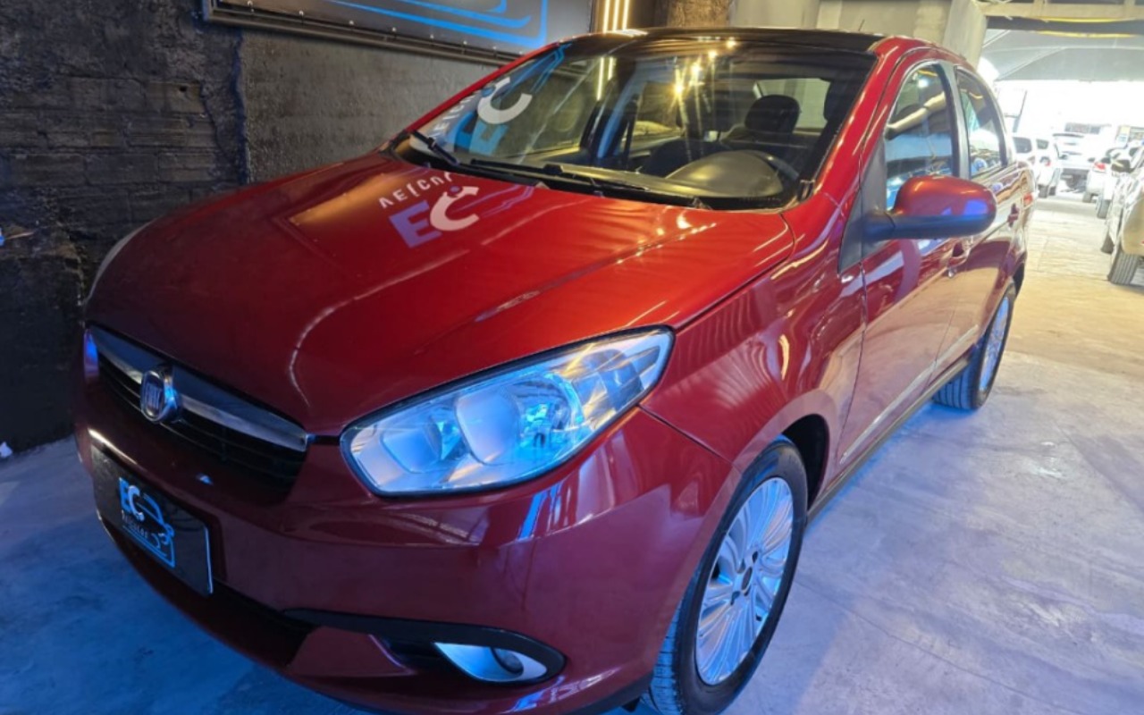 Fiat Grand Siena 2013 Vermelho — foto 1 de 3