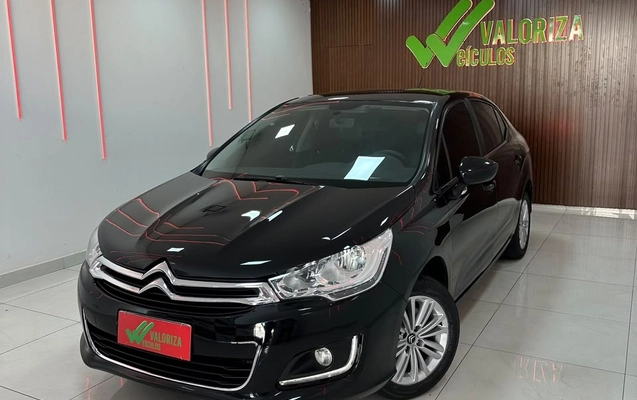 imagem-https://www.socarrao.com.br/sc-vehicle-images-prod/3951968/1789765262177-221dcc9c-1b21-4feb-b02d-b80f8667fd81.jpg