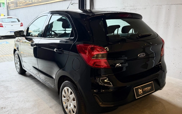 imagem-https://www.socarrao.com.br/sc-vehicle-images-prod/3952197/1789765653719-3eae0adc-2c40-46c8-bc7c-d8c6b527be73.jpg