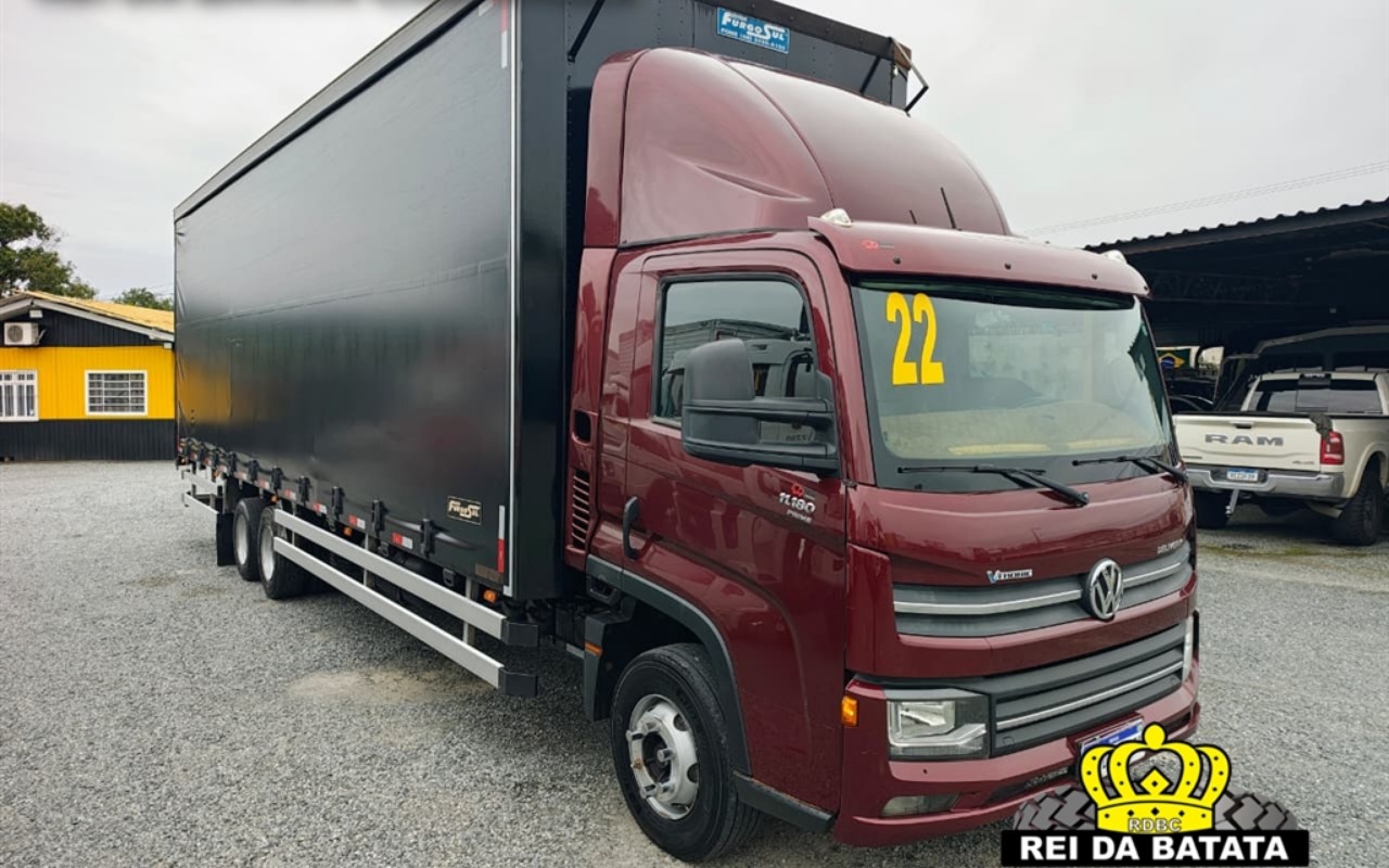 Volkswagen 11-180 2022 Vermelho — foto 1 de 3