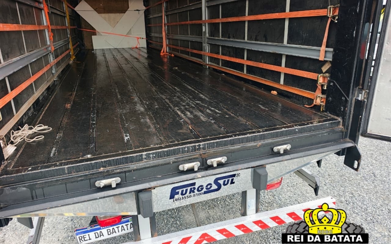imagem-https://www.socarrao.com.br/sc-vehicle-images-prod/3952214/1789765683053-MTUuanBn.jpg