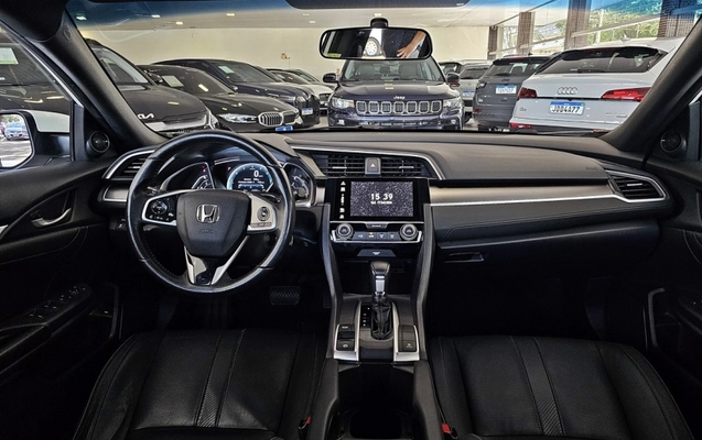 imagem-https://www.socarrao.com.br/sc-vehicle-images-prod/3952243/1789766730897-etBZo9kaQtpoV5LRfqr82xjGXzApCk3d.jpg