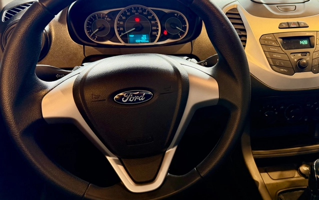 imagem-https://www.socarrao.com.br/sc-vehicle-images-prod/3952303/1789766080503-8bf437a9-b182-4c22-914f-22403f7b8a2f.jpg