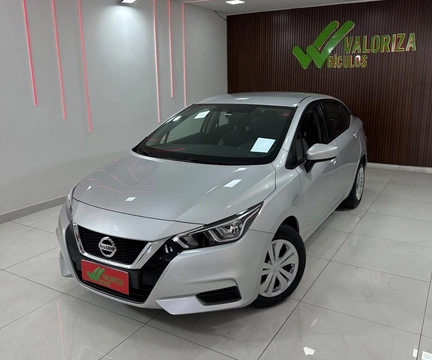 Nissan VERSA 2022 Prata — foto 1 de 3