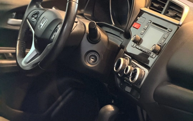 imagem-https://www.socarrao.com.br/sc-vehicle-images-prod/3952434/1789766342279-516874076dcd4dc9bb43eaeb6cfbba42_1789766242757.jpg
