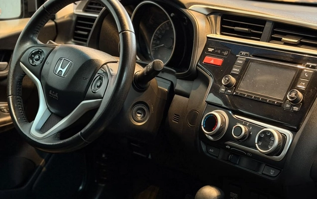 imagem-https://www.socarrao.com.br/sc-vehicle-images-prod/3952434/1789766342281-f390e1c1feb34260932997b83a22a50e_1789766242759.jpg