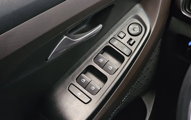 imagem-https://www.socarrao.com.br/sc-vehicle-images-prod/3952612/1789766672207-1_032102.jpg