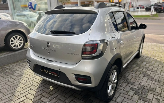 imagem-https://www.socarrao.com.br/sc-vehicle-images-prod/3952991/1789767921145-vehicle_image_1789767875_75c83369fc34753713c39ab85294b911.jpeg