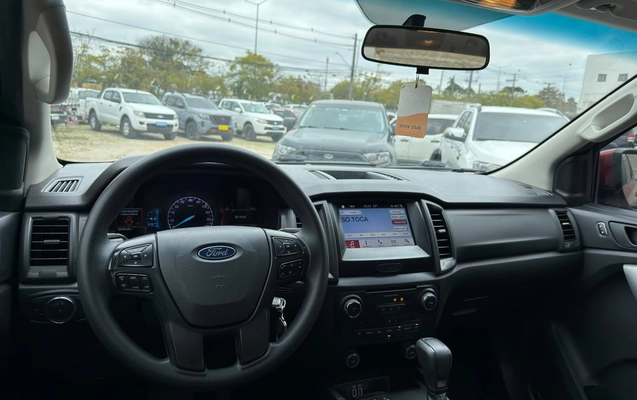imagem-https://www.socarrao.com.br/sc-vehicle-images-prod/3953020/1789768018128-d0e84cf7-81e8-4763-8fce-1ecb159aecd9.jpg