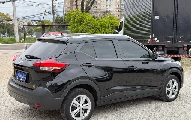 imagem-https://www.socarrao.com.br/sc-vehicle-images-prod/3953237/1789768444703-8c5ec6f3-1f80-4919-b7b0-fb4d8ffb1217.jpg