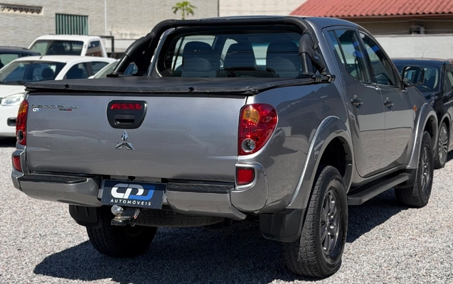 imagem-https://www.socarrao.com.br/sc-vehicle-images-prod/3953416/1792500901125-gb-95ad380.jpeg