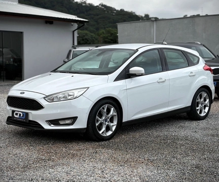 Ford Focus 2017 Branco — foto 1 de 3