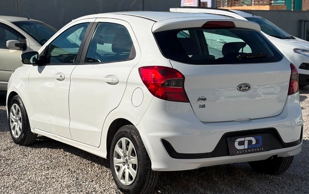 imagem-https://www.socarrao.com.br/sc-vehicle-images-prod/3953608/1789770044719-gb-76dfa5f.jpeg