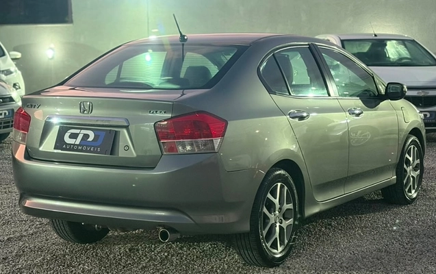 imagem-https://www.socarrao.com.br/sc-vehicle-images-prod/3953754/1789770268245-gb-7d481ba.jpeg