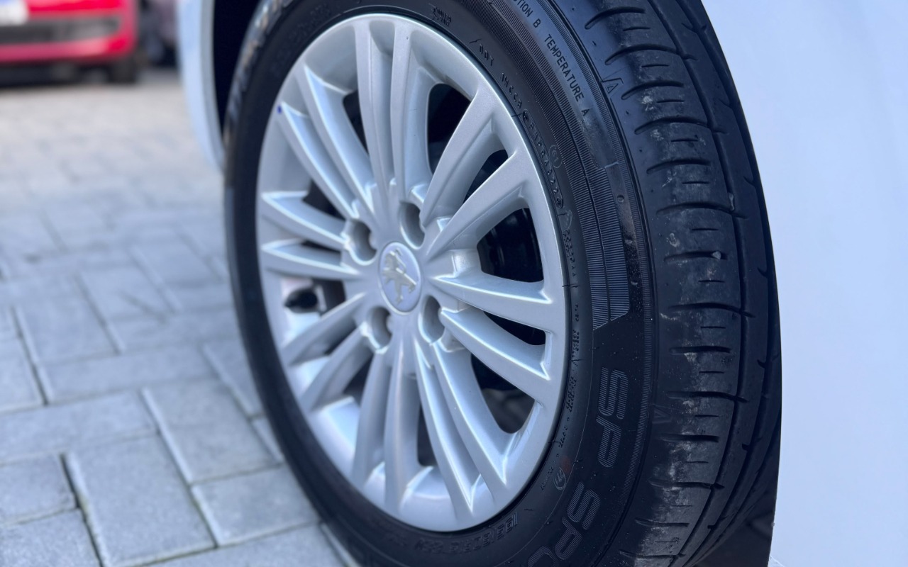 imagem-https://www.socarrao.com.br/sc-vehicle-images-prod/3954065/1789771234237-SU1HLTIwMjYwOTE3LVdBMDEyNC5qcGc.jpg
