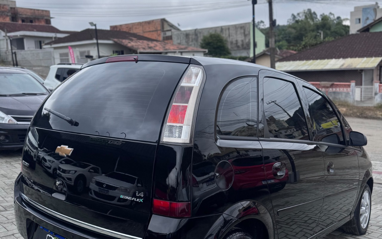 imagem-https://www.socarrao.com.br/sc-vehicle-images-prod/3954695/1789773639720-SU1HLTIwMjYwOTE4LVdBMDEzNS5qcGc.jpg