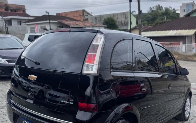 imagem-https://www.socarrao.com.br/sc-vehicle-images-prod/3954695/1789773639720-SU1HLTIwMjYwOTE4LVdBMDEzNS5qcGc.jpg