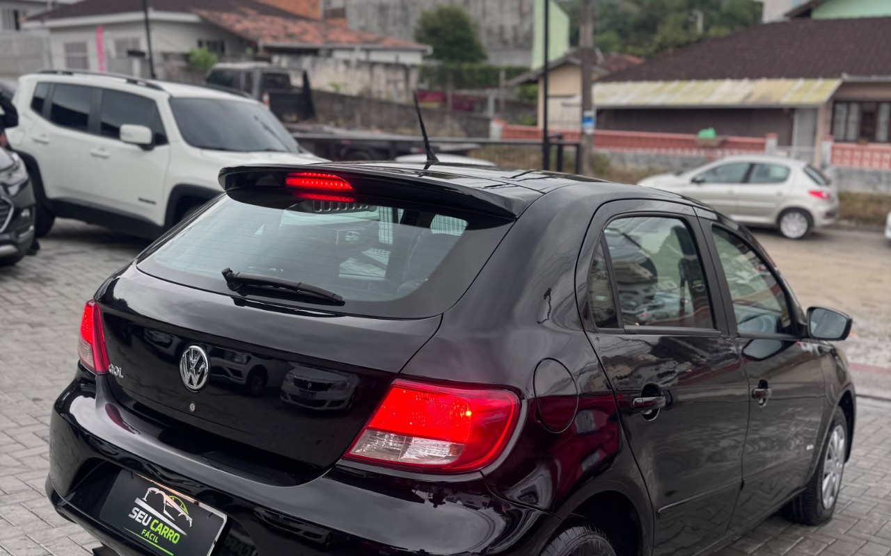 imagem-https://www.socarrao.com.br/sc-vehicle-images-prod/3954945/1789774195078-SU1HLTIwMjYwOTE4LVdBMDE3Mi5qcGc.jpg