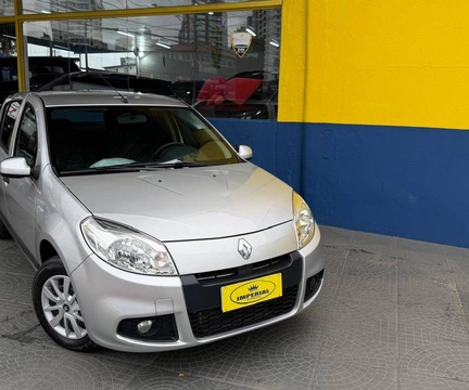 Renault Sandero 2013 Prata — foto 1 de 3