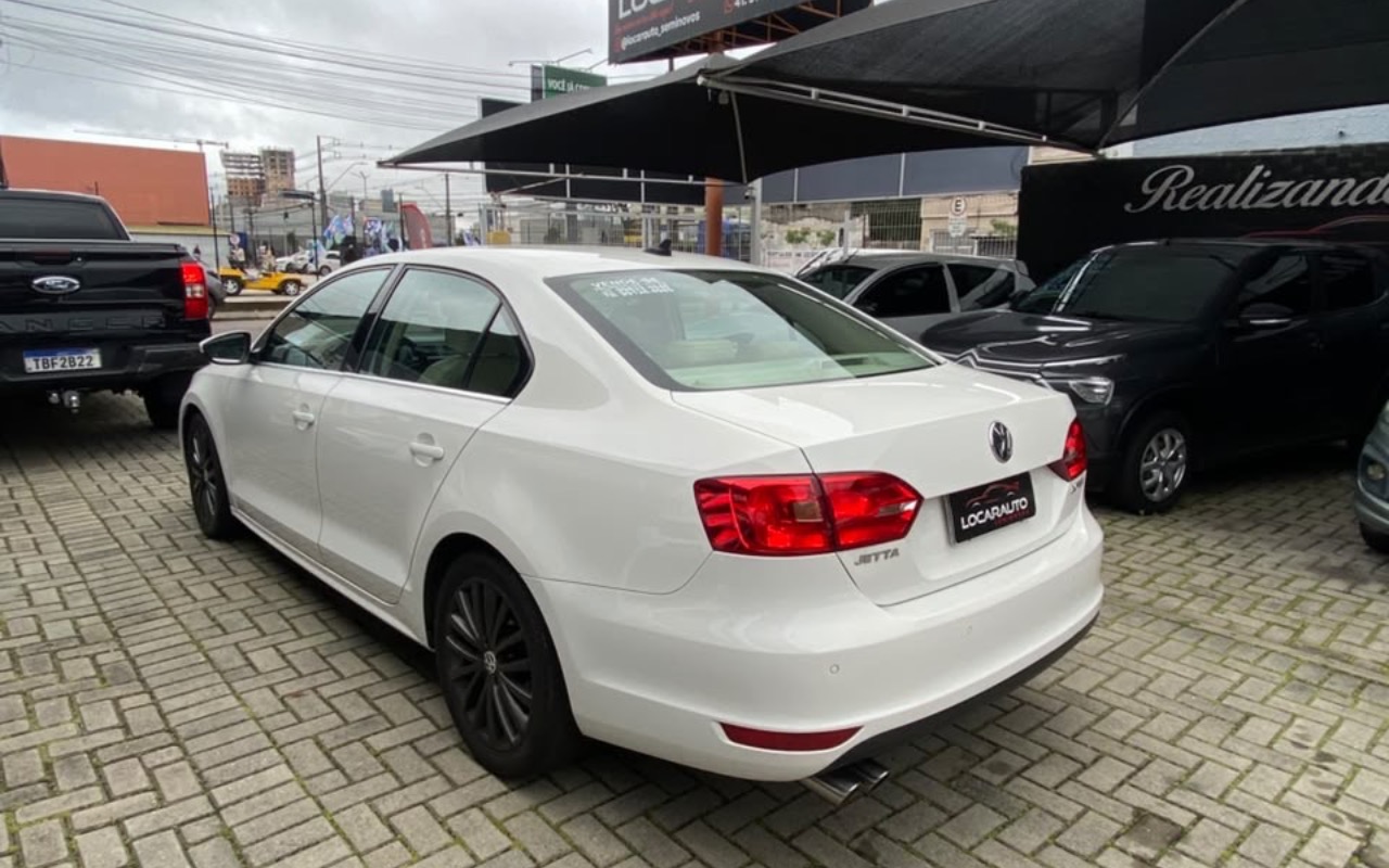 imagem-https://www.socarrao.com.br/sc-vehicle-images-prod/3955779/1789777332497-YzA1YjE4MWEtMWQzYS00YTAyLTliOTgtZTBkNjJiZjI2ODkxLmpwZWc.jpeg